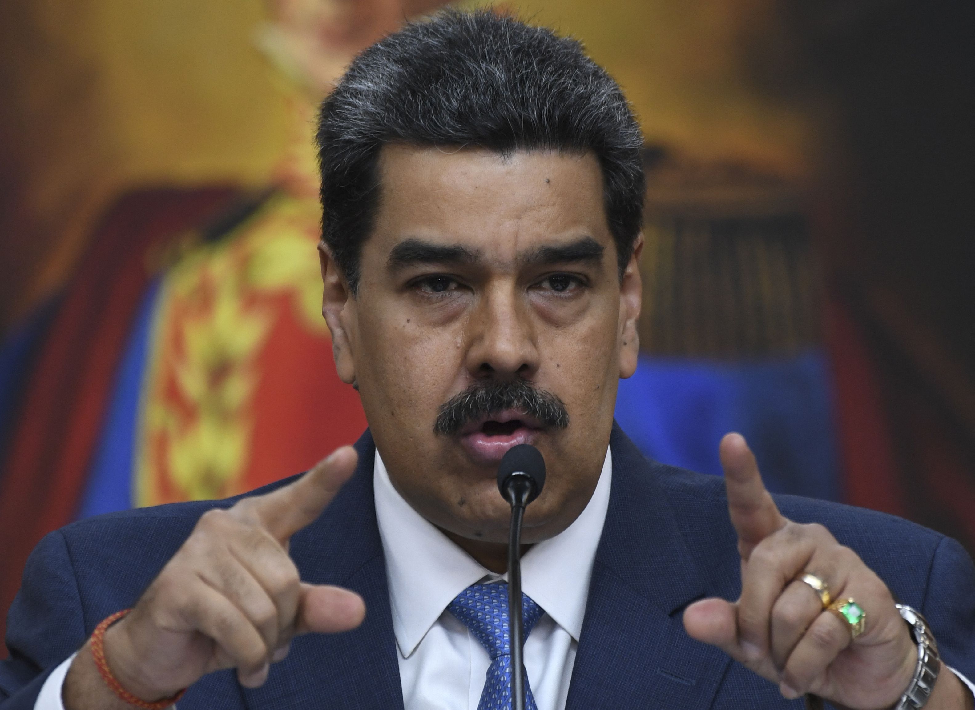 Maduro busca un tercer mandato, colocando obstáculos a cualquiera que represente una amenaza a la continuidad de la llamada Revolución Bolivariana. 